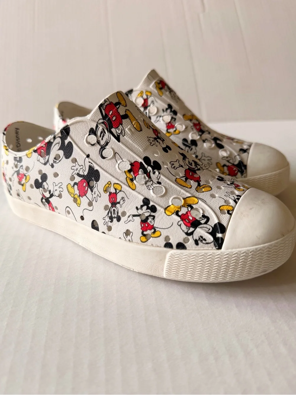 Native Disney Cruise Mickey Mouse Jefferson Water Shoe 12